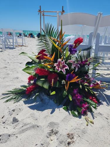 Scarlett's Flowers Bradenton Florida, Wedding Flowers, Flowers For The Wedding Ceremony