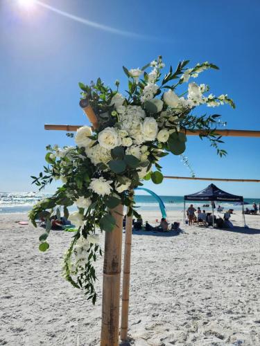 Bradeton Florida Wedding Florist, Scarlett's Flowers, Bridal Bouquets, Ceremony Flowers, Reception Flowers